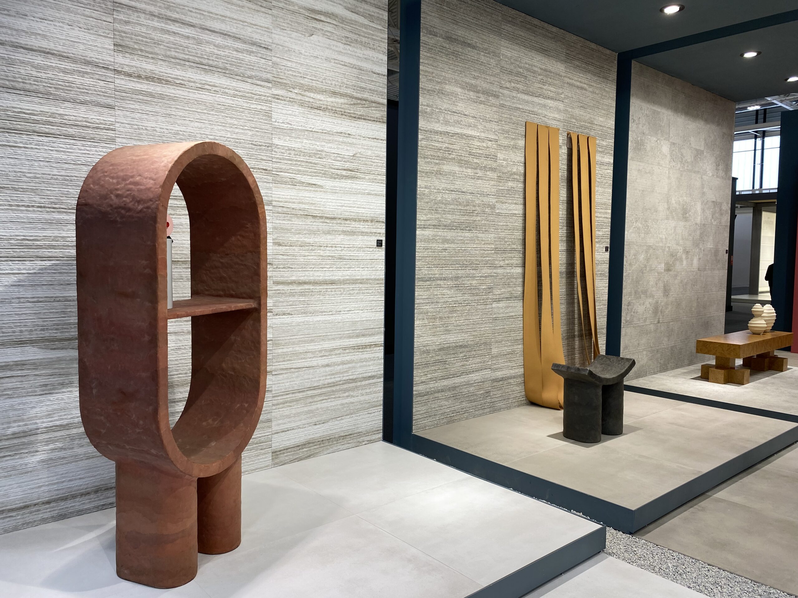 An abundance of details, colors, stones and wood: CERSAIE 2022